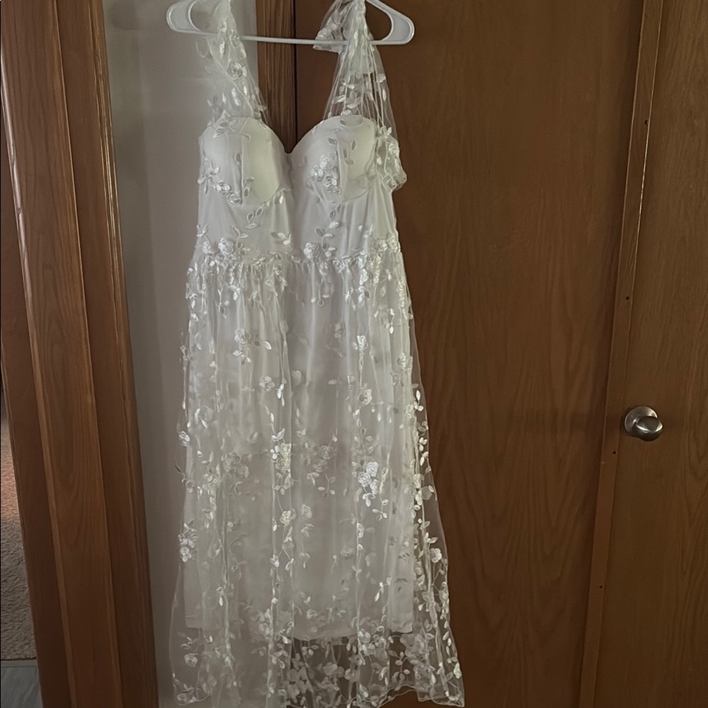 Francesca's Collections White Floral Wedding Dress